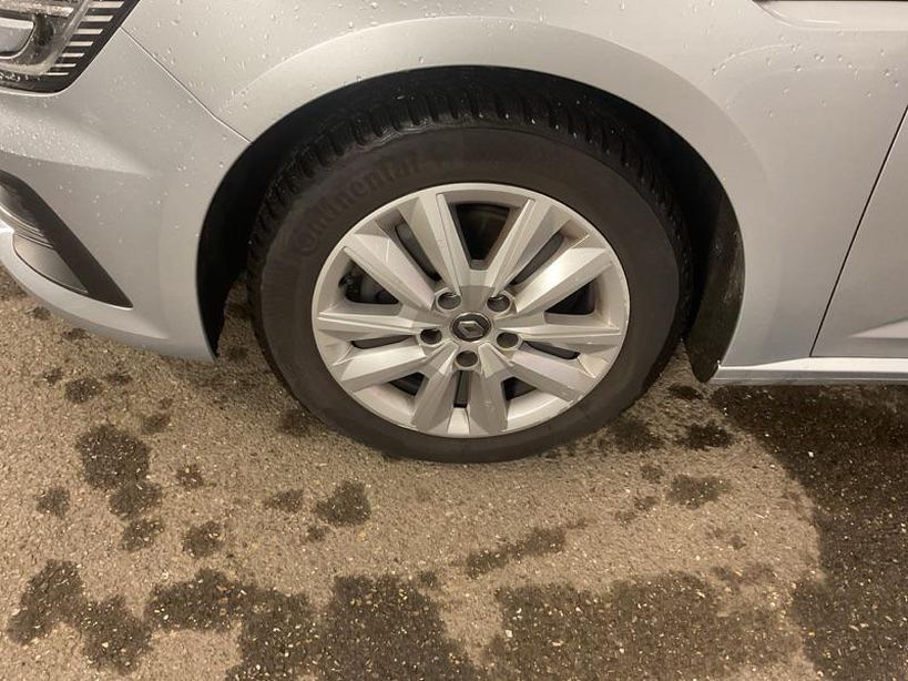 RENAULT MEGANE IV BERLINE 2021 - Photo n°5