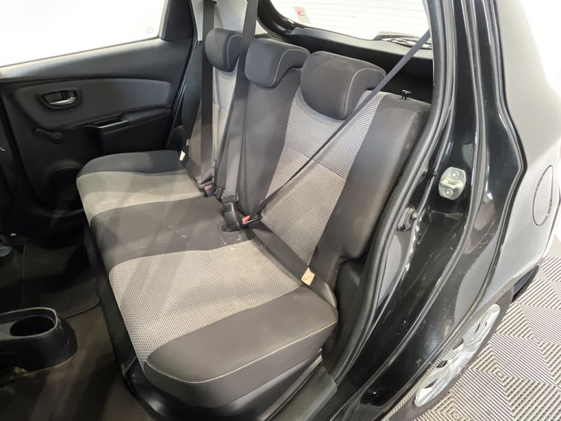 TOYOTA YARIS HYBRIDE 2015 - Photo n°9
