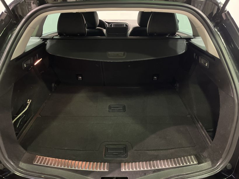 RENAULT MEGANE IV ESTATE 2017 - Photo n°48