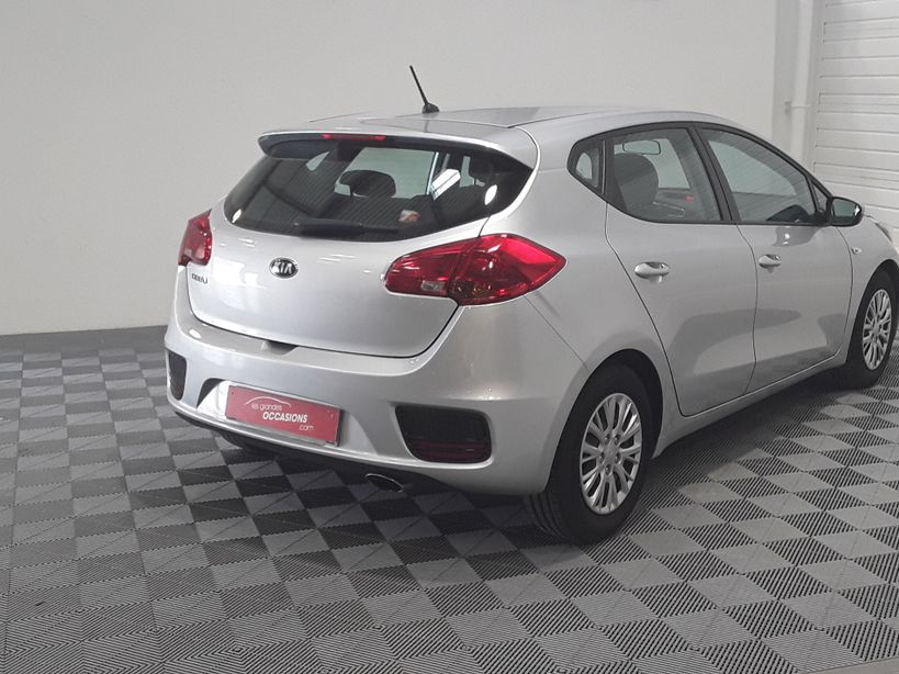 KIA CEE'D 2016 - Photo n°12