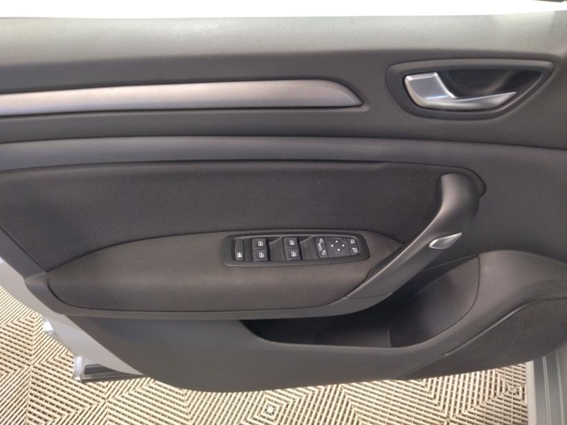 RENAULT MEGANE IV ESTATE 2021 - Photo n°10