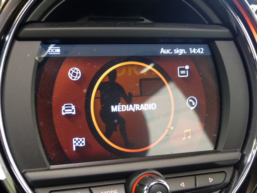 MINI MINI CLUBMAN F54 LCI 2020 - Photo n°6