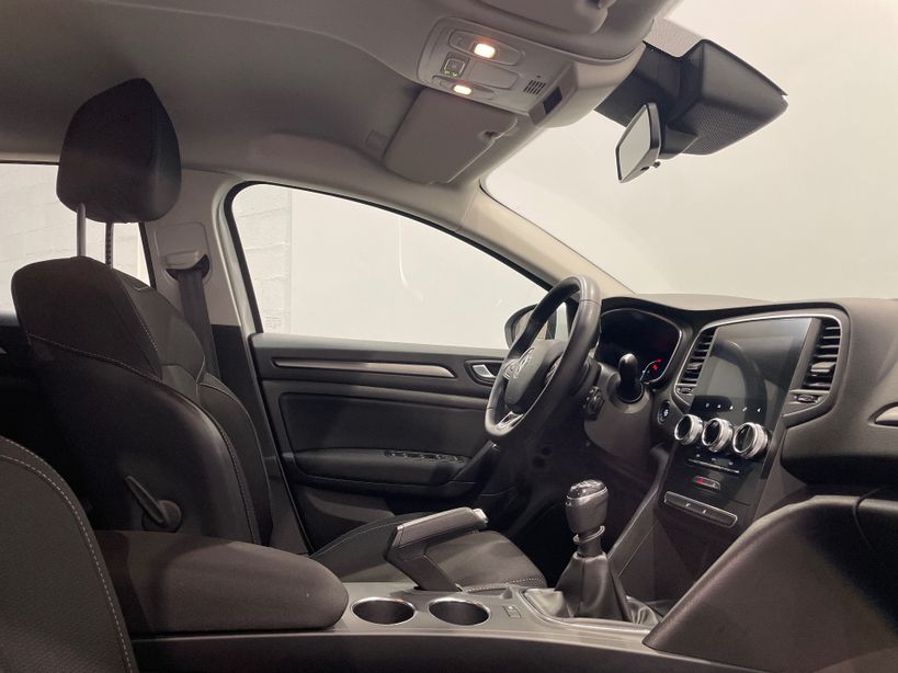 RENAULT MEGANE IV BERLINE 2021 - Photo n°22