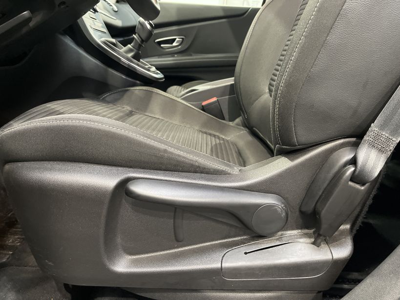 RENAULT GRAND SCENIC IV BUSINESS 2020 - Photo n°35