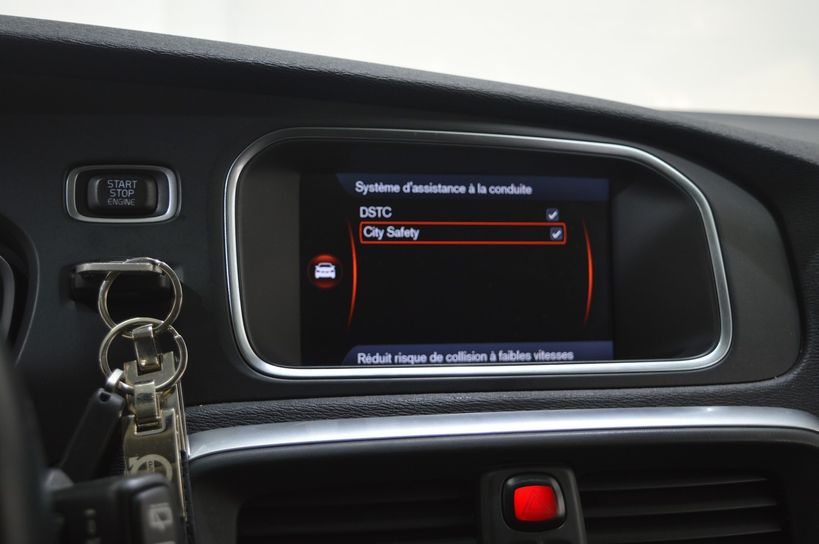 VOLVO V40 CROSS COUNTRY 2014 - Photo n°14