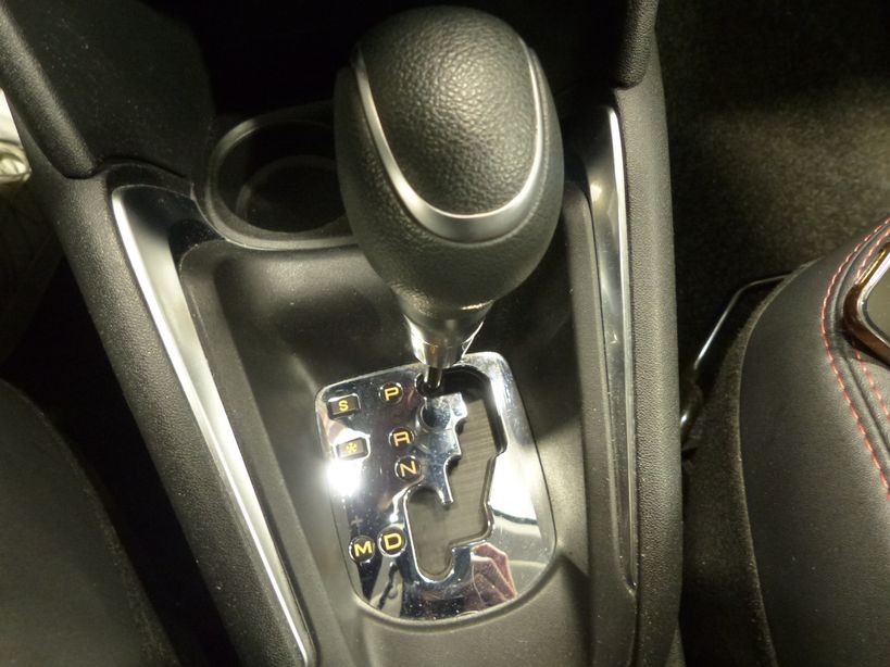 PEUGEOT 208 2018 - Photo n°24