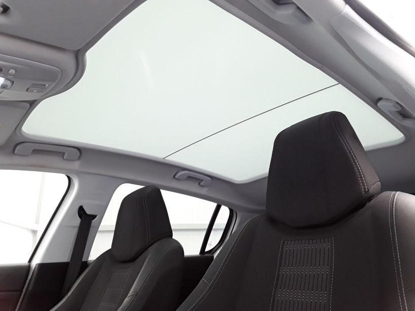 PEUGEOT 308 2018 - Photo n°12