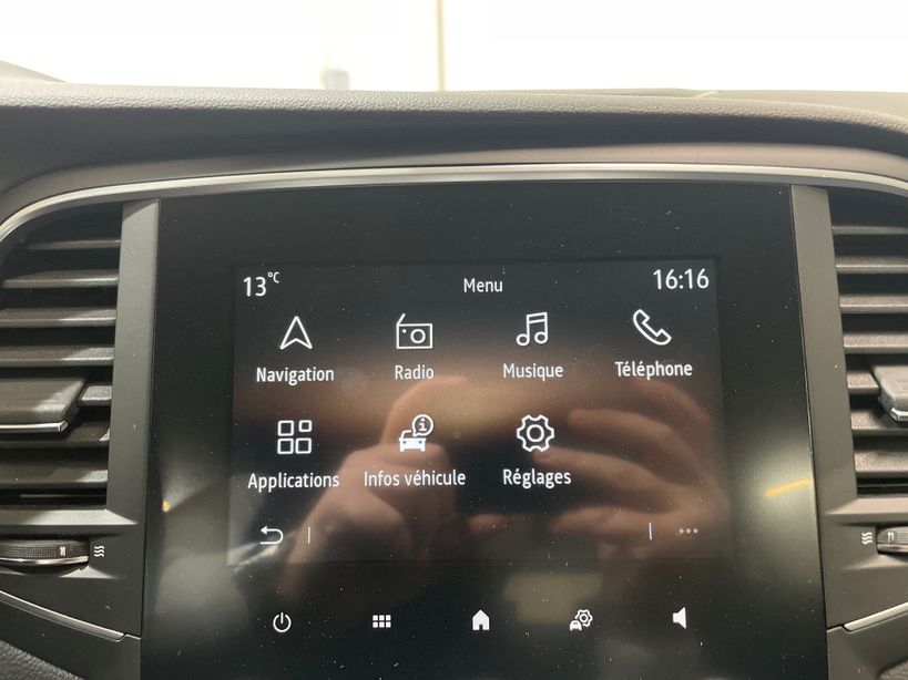 RENAULT MEGANE IV BERLINE 2023 - Photo n°16