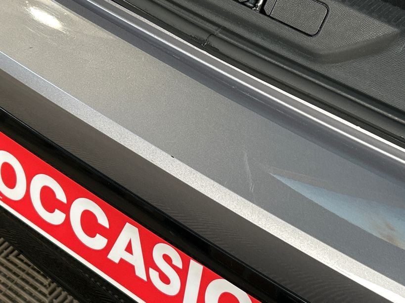 PEUGEOT 308 2023 - Photo n°15