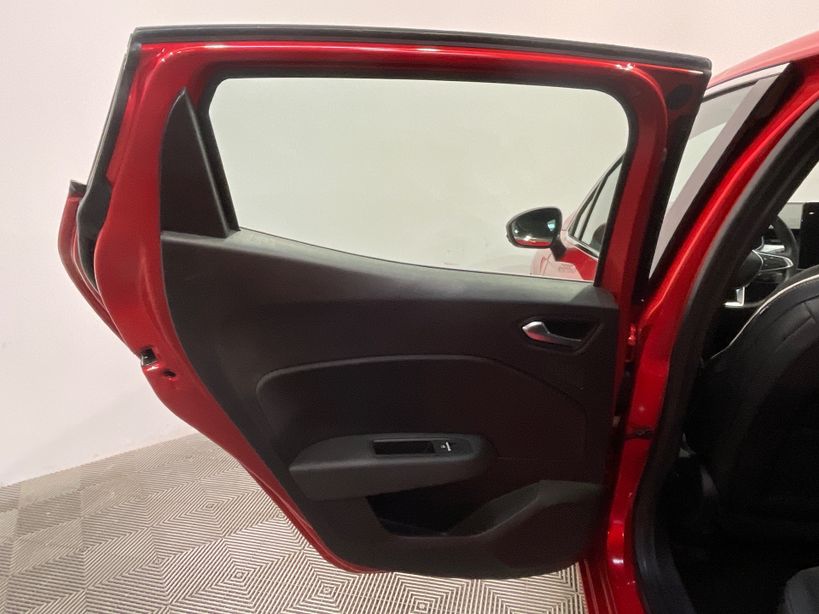 RENAULT CLIO V 2021 - Photo n°35