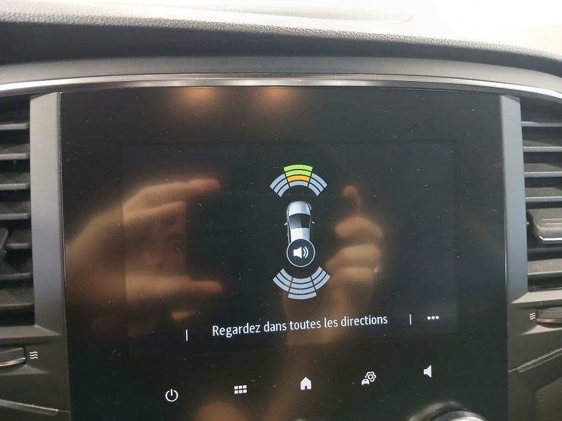 RENAULT MEGANE IV BERLINE 2021 - Photo n°16