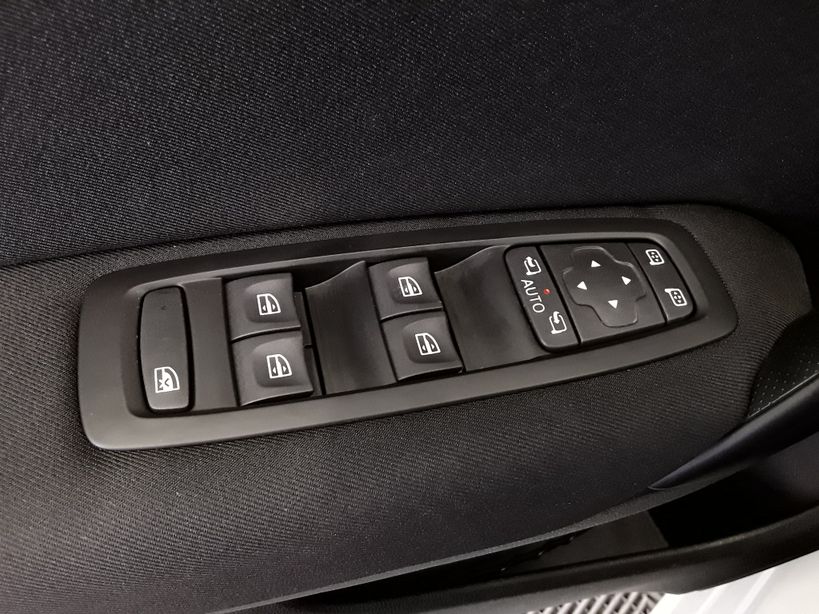 RENAULT MEGANE IV 2018 - Photo n°29