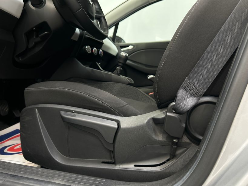 RENAULT CLIO V 2023 - Photo n°32