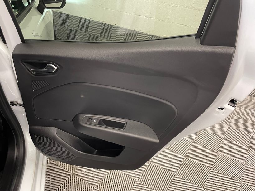 RENAULT CLIO V 2023 - Photo n°30