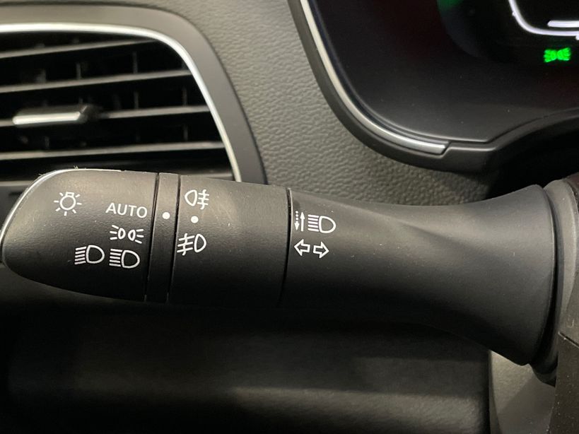 RENAULT MEGANE IV BERLINE 2023 - Photo n°28