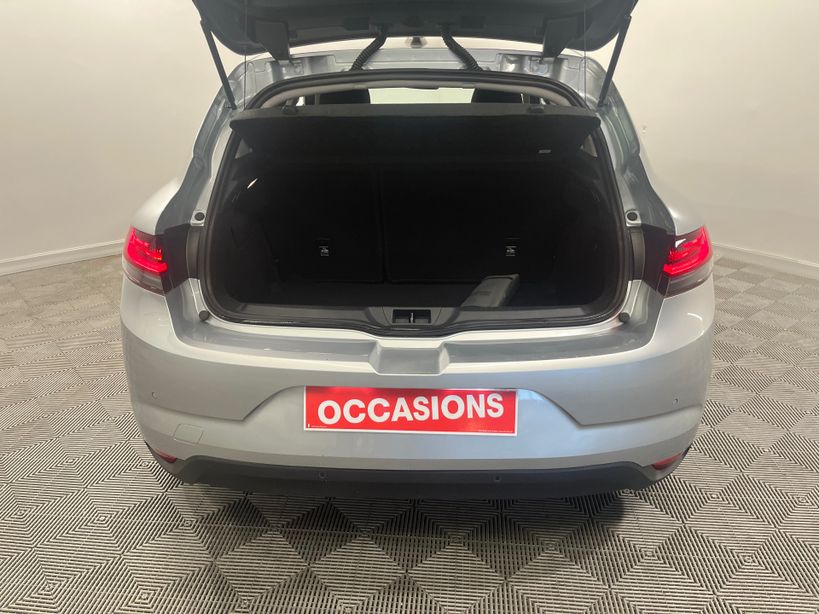 RENAULT MEGANE IV BERLINE 2022 - Photo n°9