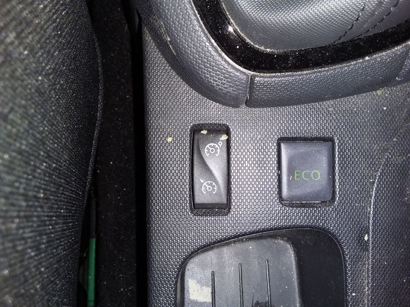 RENAULT CLIO IV 2015 - Photo n°8