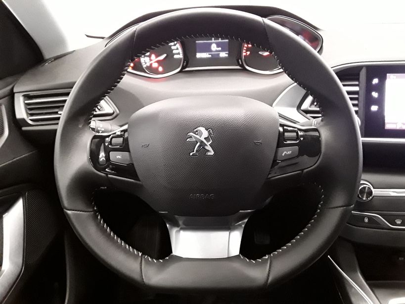 PEUGEOT 308 2020 - Photo n°12
