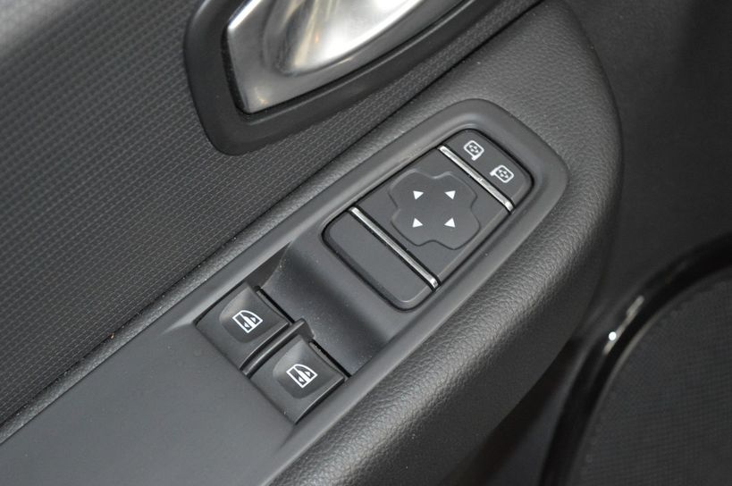 RENAULT CLIO IV 2018 - Photo n°11