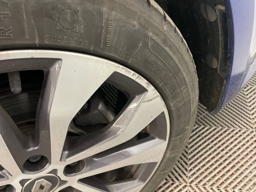 RENAULT MEGANE IV BERLINE 2023 - Photo n°4