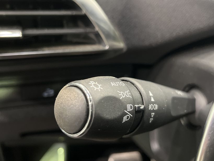 PEUGEOT 3008 2019 - Photo n°28