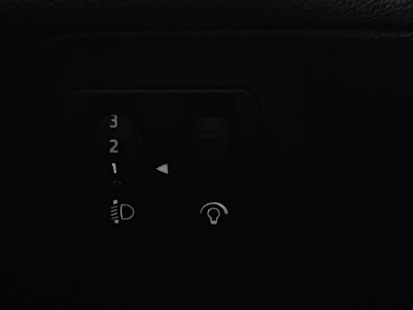 RENAULT MEGANE IV BERLINE 2023 - Photo n°34
