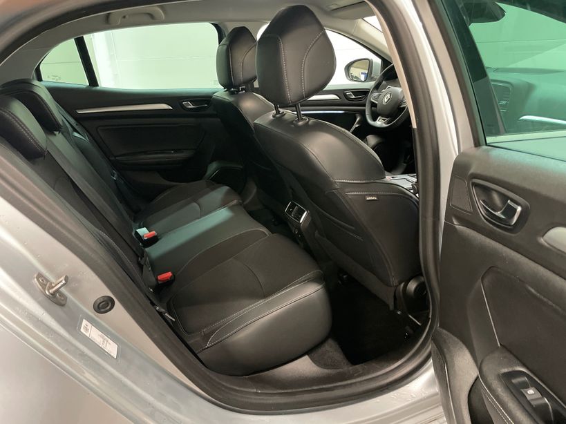 RENAULT MEGANE IV BERLINE 2023 - Photo n°8