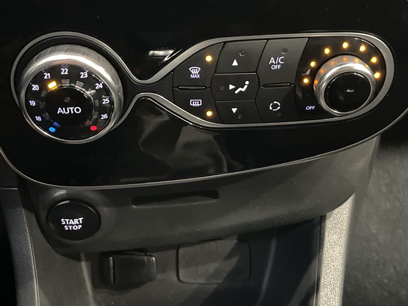 RENAULT CLIO IV ESTATE 2018 - Photo n°16