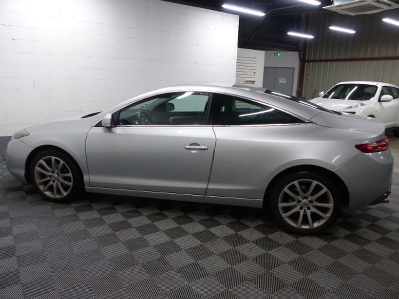 RENAULT LAGUNA COUPE 2011 - Photo n°15