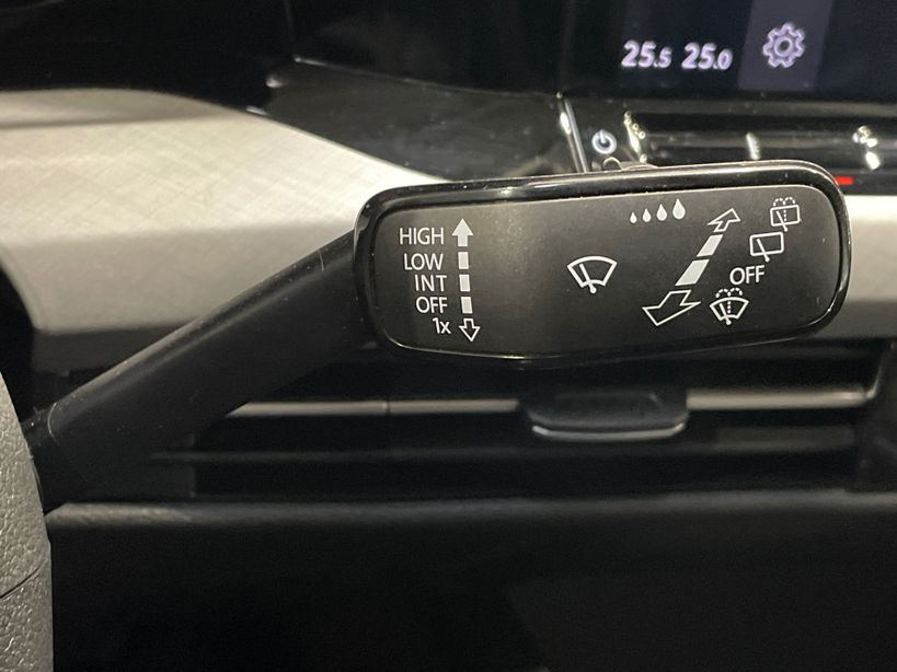 VOLKSWAGEN GOLF 2023 - Photo n°32