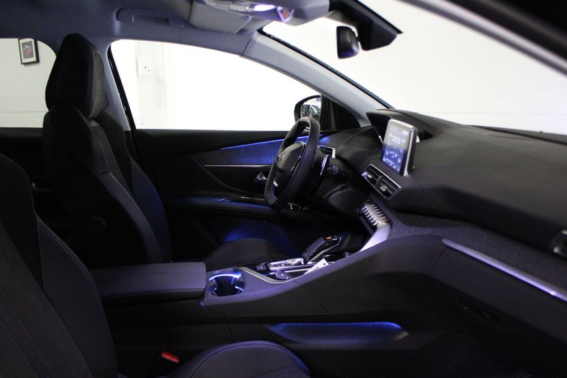 PEUGEOT 3008 2018 - Photo n°2