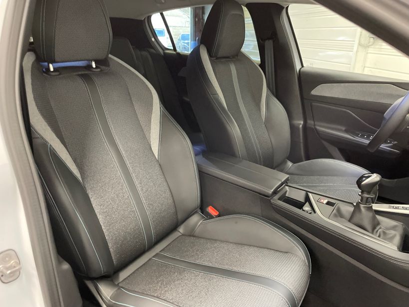 PEUGEOT 308 2023 - Photo n°11