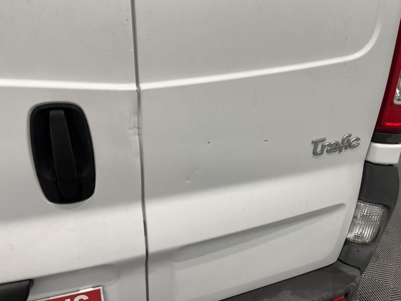 RENAULT TRAFIC FOURGON 2010 - Photo n°6