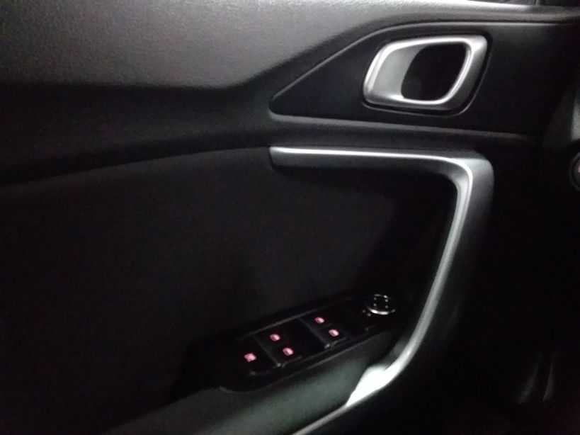 KIA CEED SW 2020 - Photo n°21