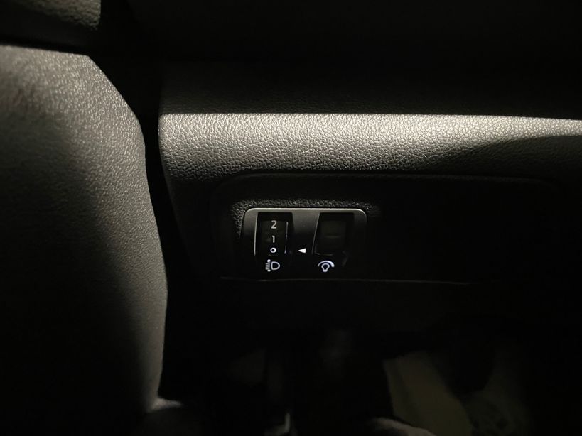 RENAULT MEGANE IV BERLINE 2022 - Photo n°34