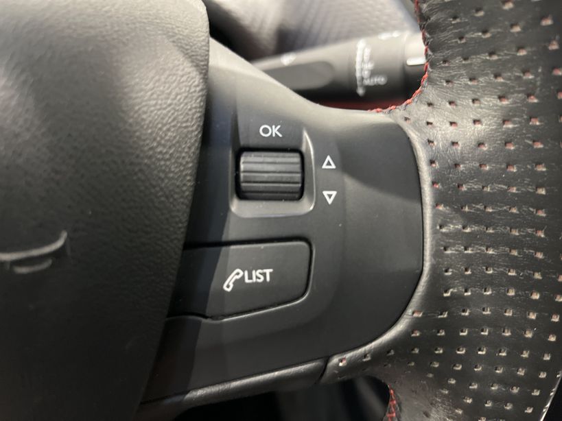 PEUGEOT 208 2019 - Photo n°26