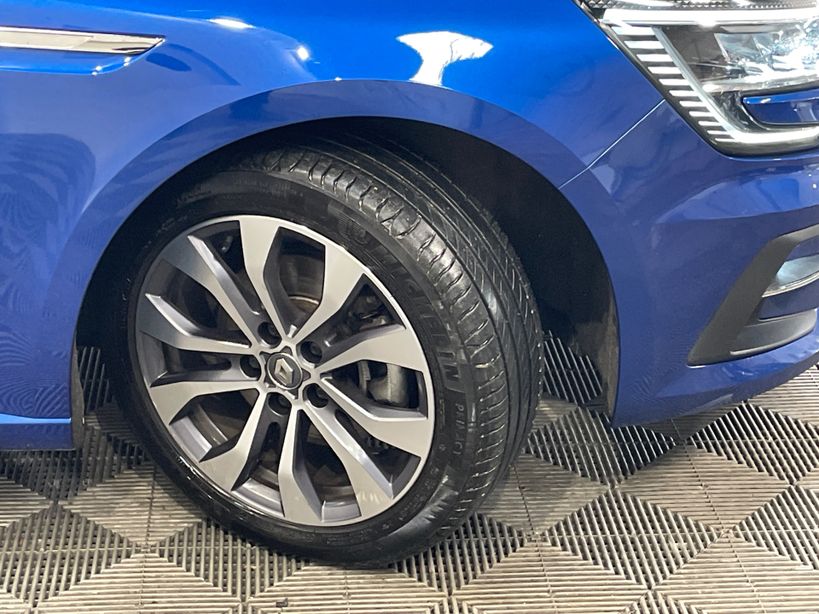 RENAULT MEGANE IV BERLINE 2022 - Photo n°13