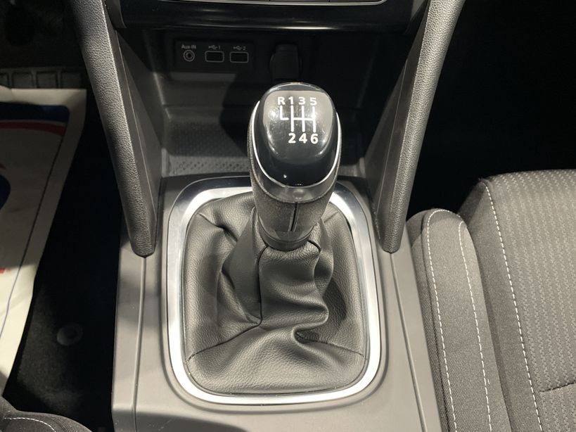 RENAULT MEGANE IV BERLINE 2021 - Photo n°27