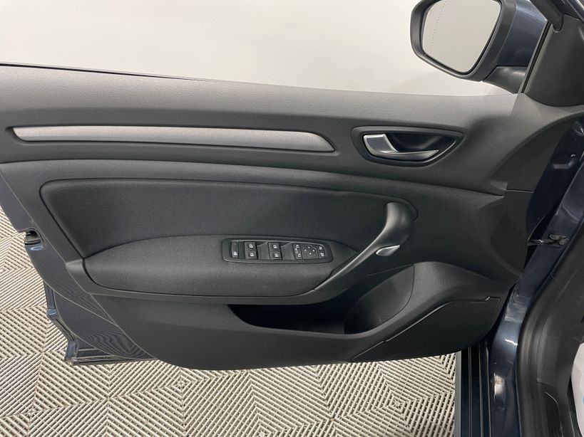 RENAULT MEGANE IV BERLINE 2022 - Photo n°30
