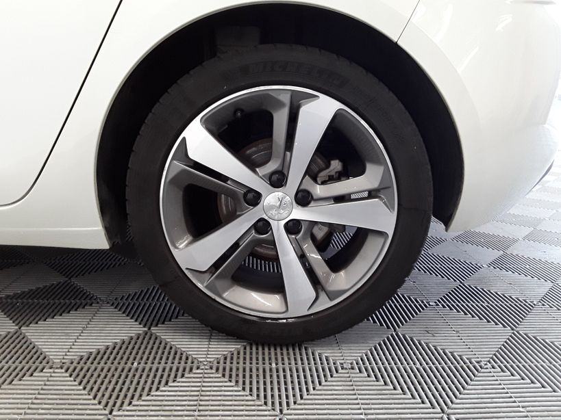 PEUGEOT 308 2018 - Photo n°20