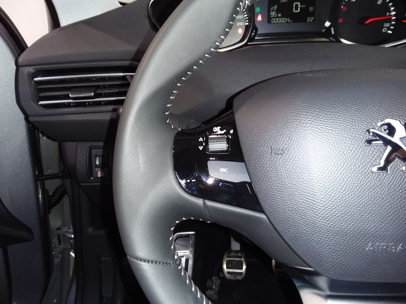PEUGEOT 308 SW 2021 - Photo n°25