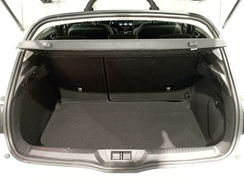 RENAULT MEGANE IV BERLINE 2021 - Photo n°35