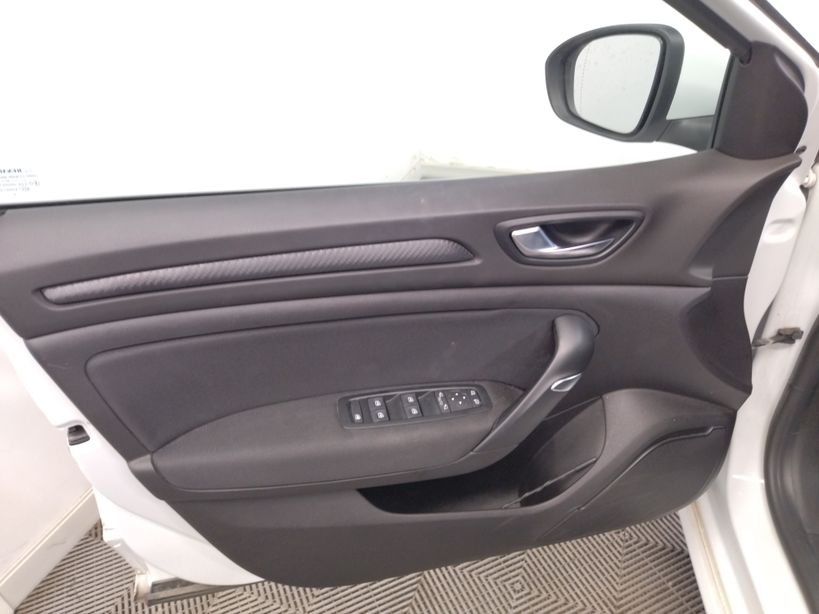 RENAULT MEGANE IV BERLINE BUSINESS 2020 - Photo n°10