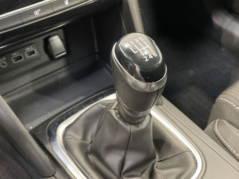 RENAULT MEGANE IV ESTATE 2021 - Photo n°25