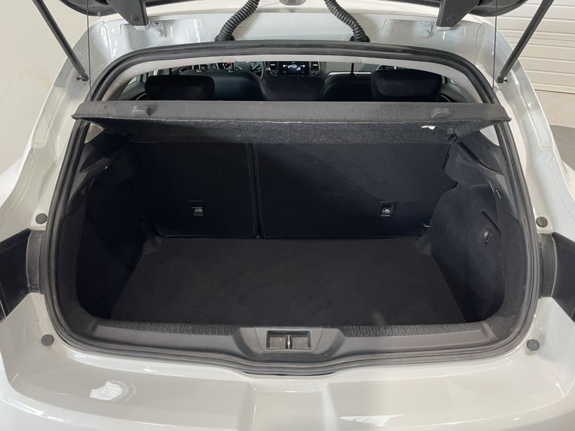 RENAULT MEGANE IV BERLINE 2021 - Photo n°37