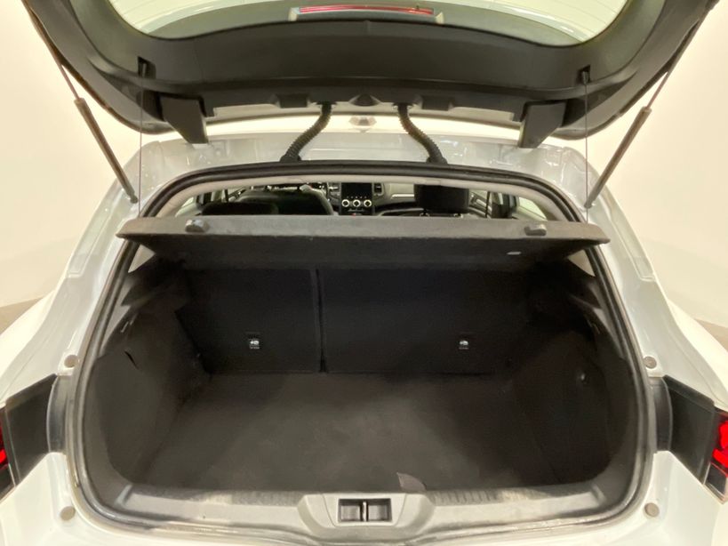 RENAULT MEGANE IV BERLINE 2021 - Photo n°49