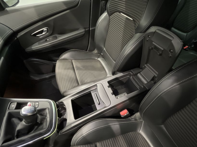 RENAULT GRAND SCENIC IV 2020 - Photo n°21
