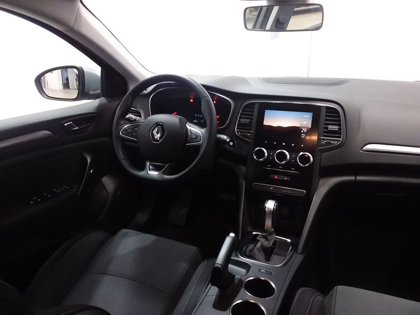 RENAULT MEGANE IV BERLINE 2023 - Photo n°9