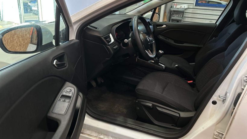 RENAULT CLIO V 2021 - Photo n°6