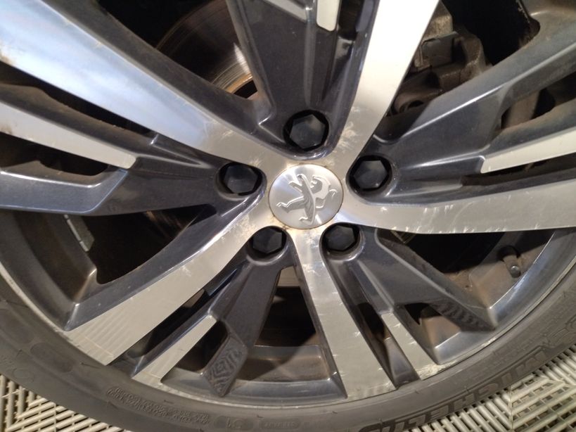 PEUGEOT 5008 2018 - Photo n°2